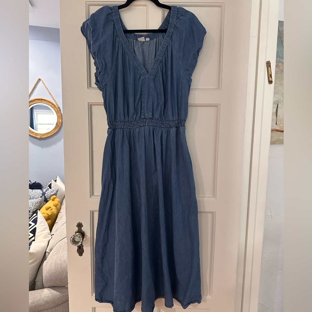 GAP Light Blue Denim midi dress, V neck.